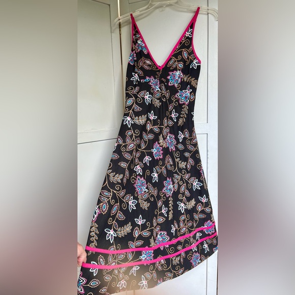 Cool cotton dress with batik-style print and adjustable straps - Picture 2 of 10